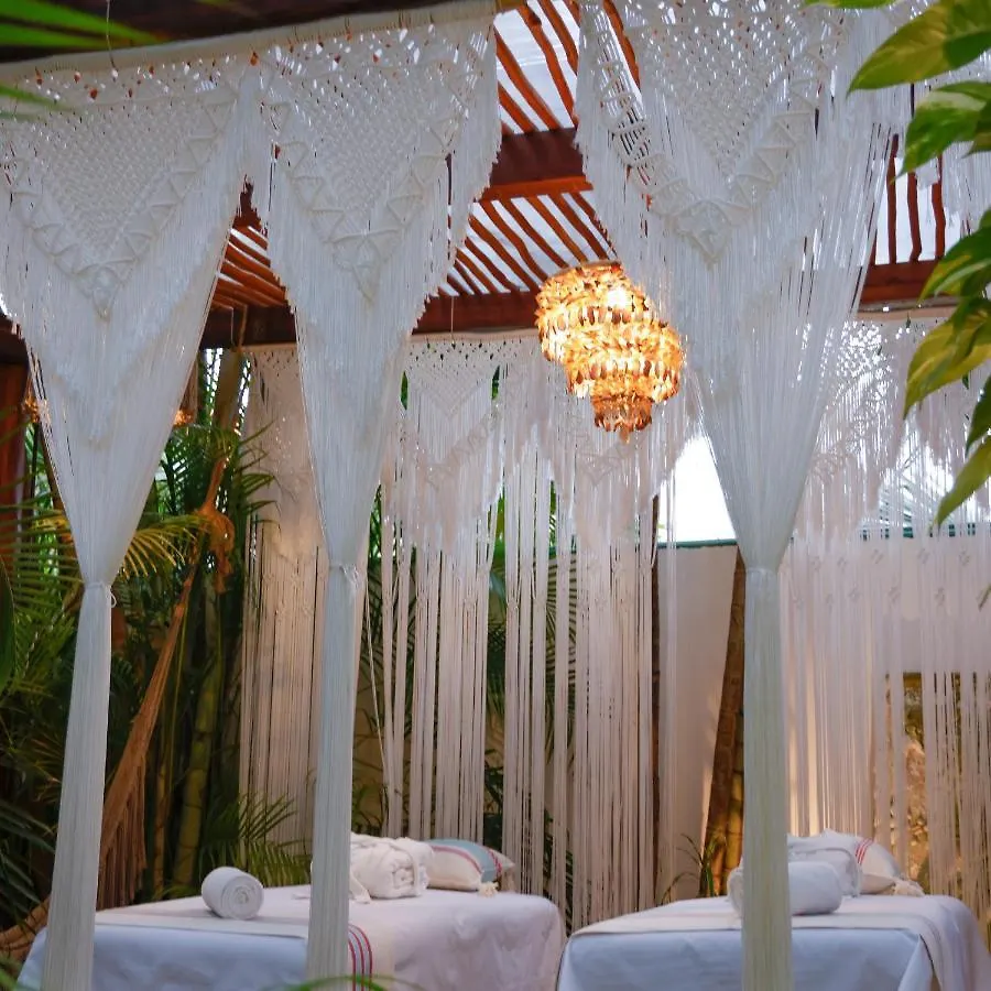 Hotel Hulku Playa del Carmen 3*,